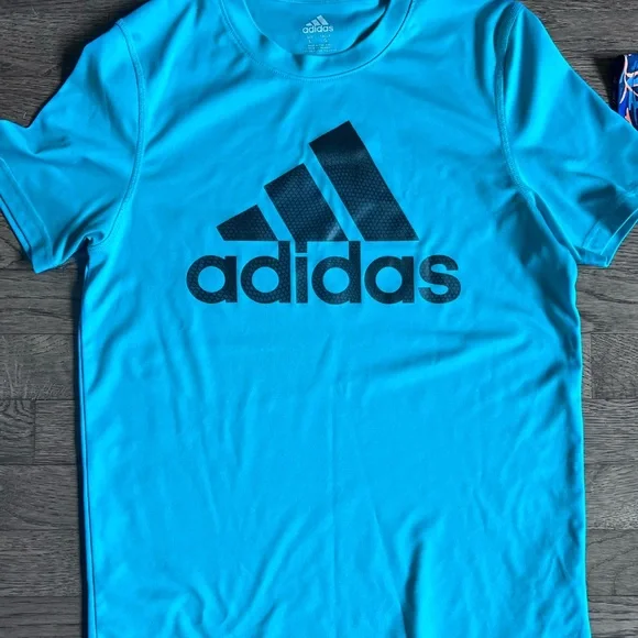 Under Armour, Nike, Adidas Short Sleeve Kids Tee - Picture 2 of 10